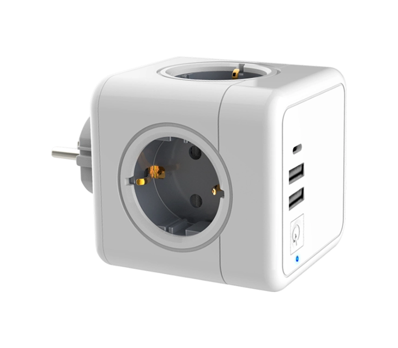 E02C Plug-in Cube Power habena cum 4 Euro-Style decursibus, 2 USB-A portuum, et 1 USB-C portum